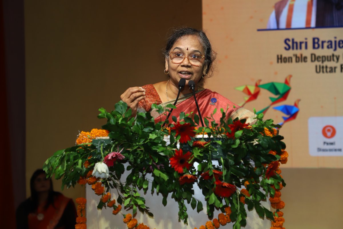 csirnbrilko's tweet image. Dr. N. Kalaiselvi, DG CSIR & Secretary DSIR at #StartupConclave2025, highlighted CSIR’s expanding ecosystem comprising academia, industry, & startups.
She emphasized the role of science and technology in reviving agriculture, supporting innovation, & empowering communities.
