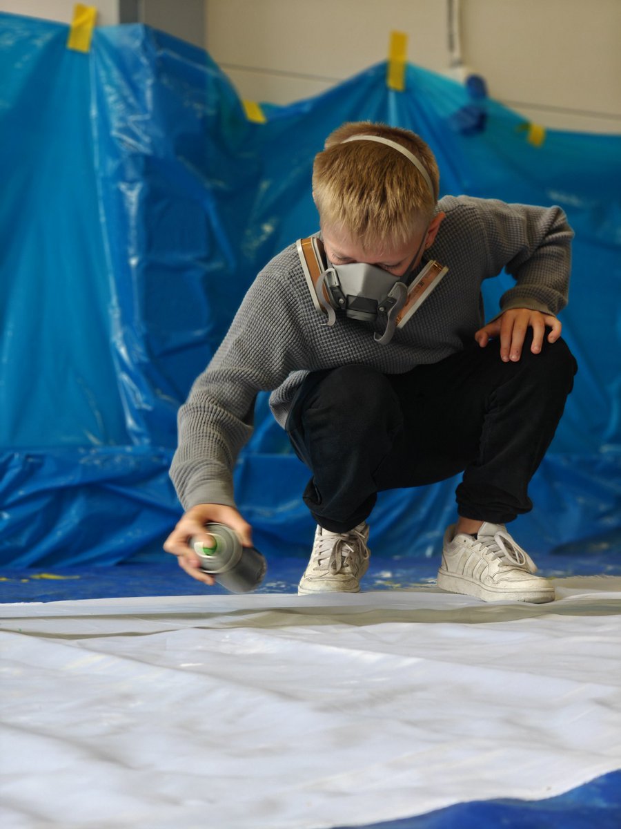 Gäller att introducera nästa generation i god tid! 

Har du inte bokat klackbiljett till premiären ännu? Gör det!
#twittssk