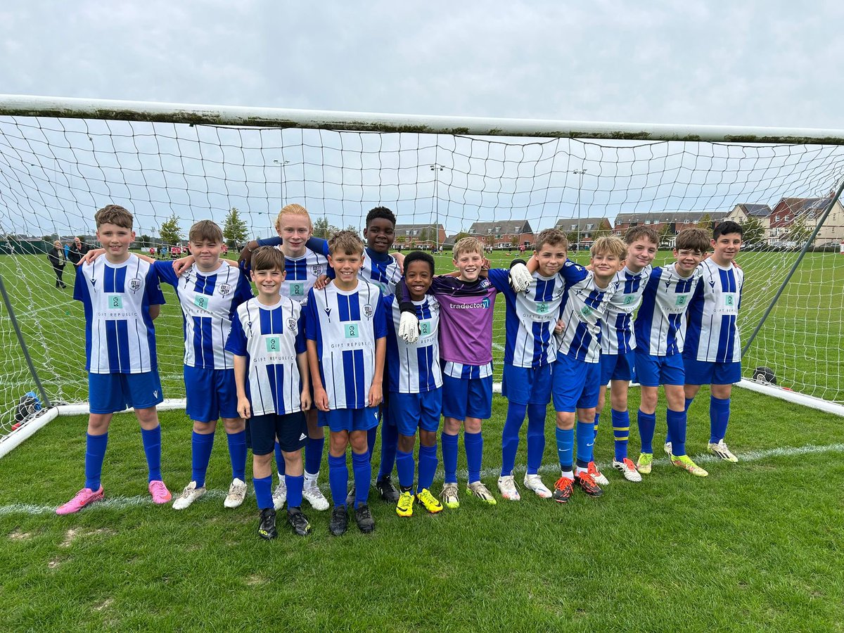 First game of the season and first 11-a-side for the U13 team. A classic Sunday Grassroots 5-5 draw 😂 #stedmundsfc