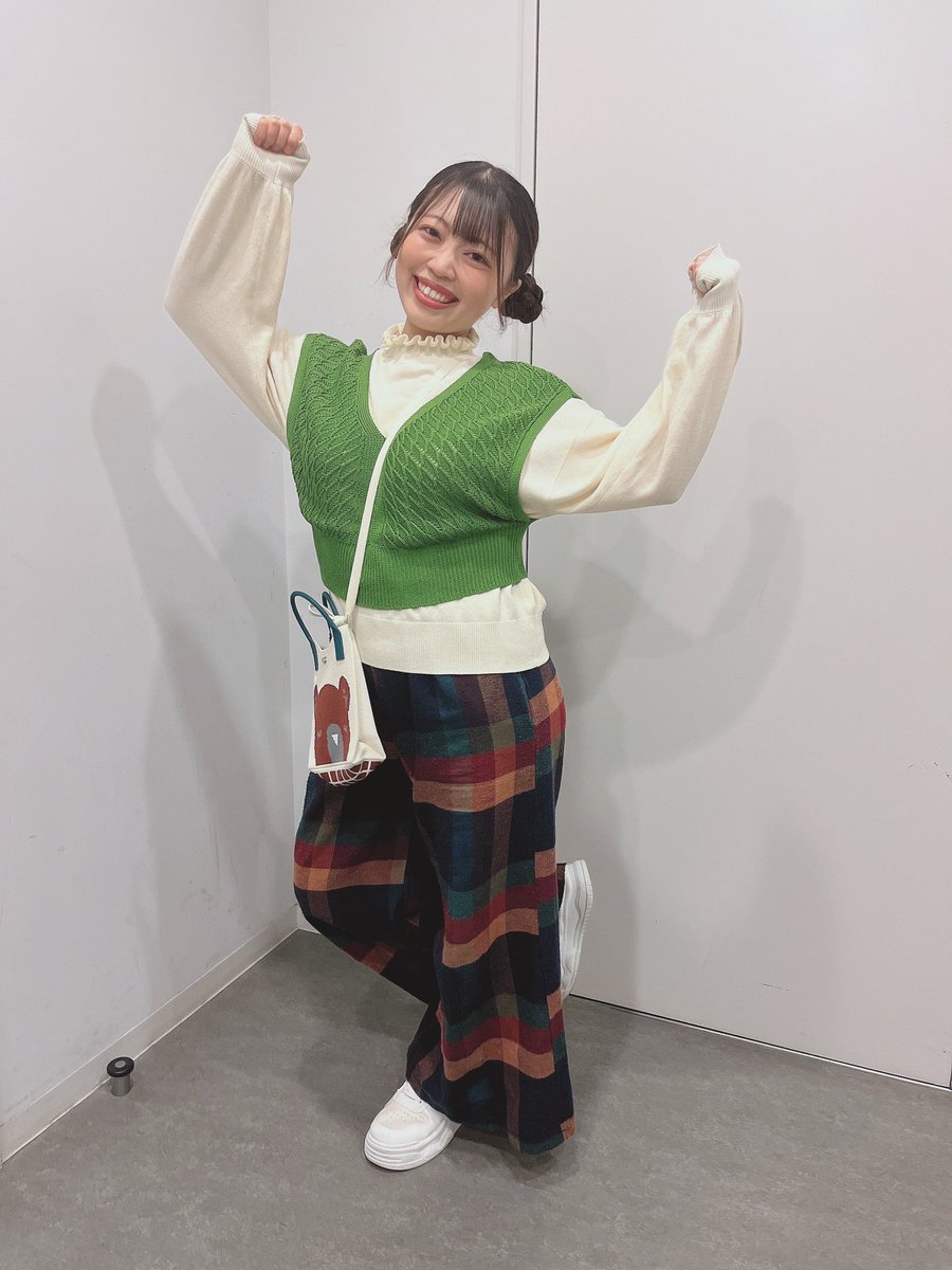 #ナビゲーション2025 
無事大千穐楽をむかえました🚗🎊✨

初めて梨香さんとお芝居したのが
初演『ナビゲーション』で、
梨香さんの40周年記念にまたこの作品世界に生きられたことが幸せでした✨

どうか皆さんの背中を押し、支えられるそんな作品となってますように🌟

Aチーム桜子役の岩瀬でした！🐊