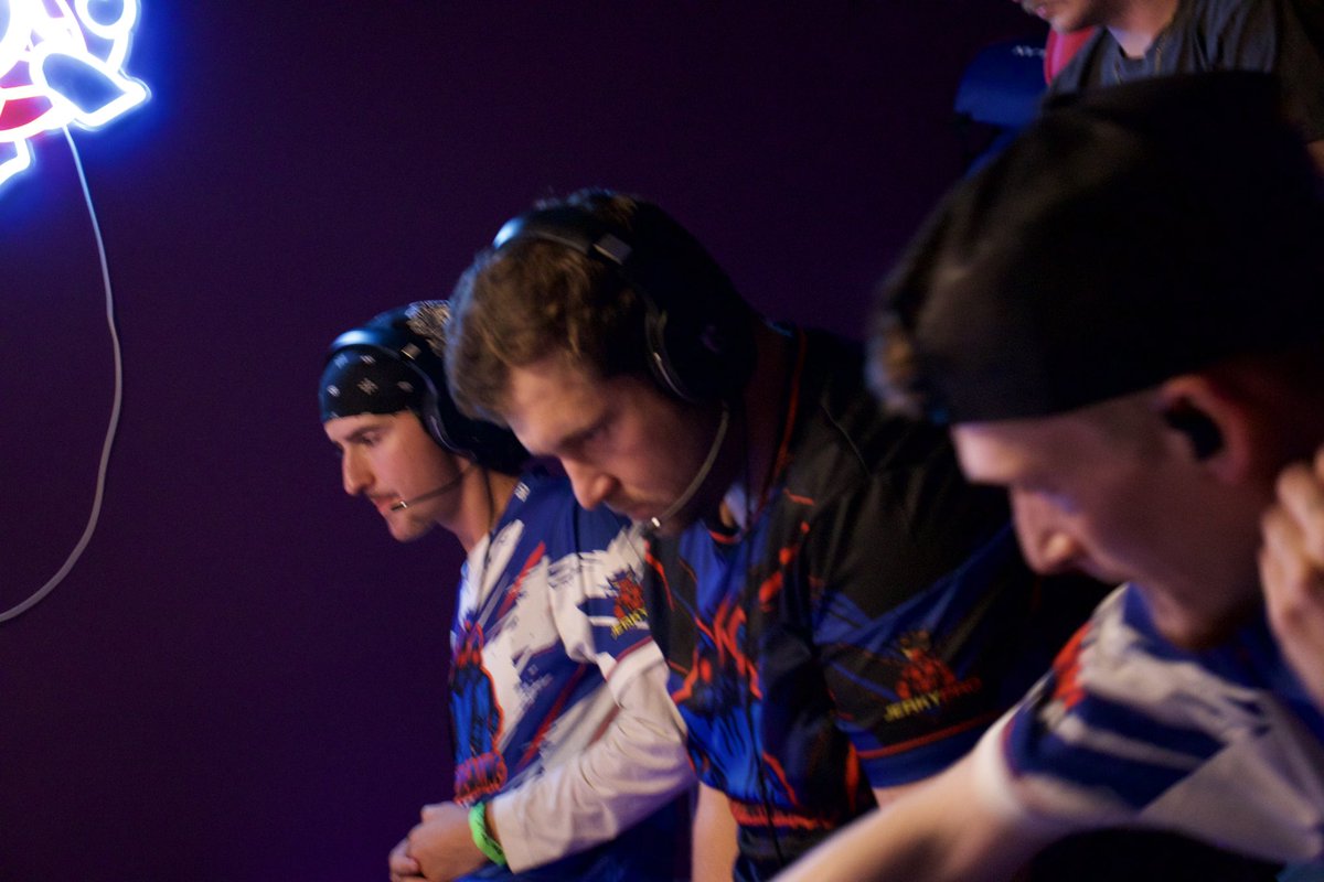 <a href="/OutB_Gaming/">OutBreak Gaming</a> blue Day 1 ❤️💙 <a href="/BrociliCOD/">Brock Gemmell</a> <a href="/KillerBearBTW/">KillerBearBTW</a>