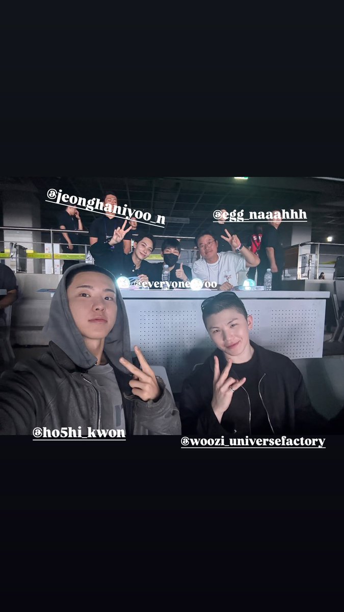 셀카 떴다😍😍😍😍