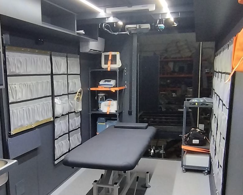 thetoitoi's tweet photo. 🇫🇷🇺🇦

L’Ukraine a encore besoin de vous, les amis ! 

L’équipe médicale de la 37ᵉ brigade de marine doit acquérir un second conteneur médical Stabnet. 

Cet équipement sauve déjà de nombreuses vies de soldats et leur permet de retourner au front.

Le coût total est de 68 000 €, via l’association reconnue et fiable @AssociationSAF3 @AideMedicaleUkr @jacquesduplessy.

Chaque don est défiscalisable !