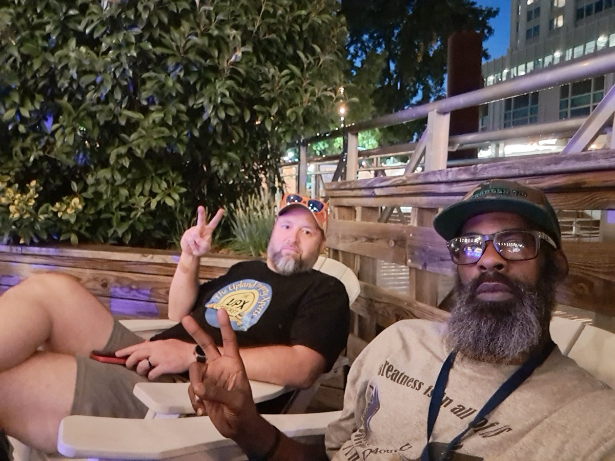 hgfcollective.nft (@evergreenlahser) on Twitter photo PEACE from the EC MEETUP IN #PHILLY <a href="/recourier/">Recourier | MetaForce | Upland Collectibles | MMC</a> the #Legend #OGINDAYHOUSE and he is an AMAZING guy. #1luv bro. PEACE from the EC MEETUP IN #PHILLY <a href="/recourier/">Recourier | MetaForce | Upland Collectibles | MMC</a> the #Legend #OGINDAYHOUSE and he is an AMAZING guy. #1luv bro.