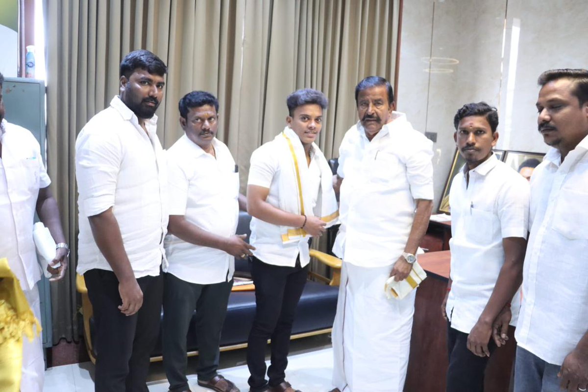 S.KAVINESH LALGUDI DMK .B.com (@deenakavinesh) on Twitter photo 🙏நாளை எனது பிறந்த முன்னிட்டு மலைக்கோட்டை மன்னவர் கழக முதன்மைச் செயலாளர் தமிழ்நாடு நகராட்சி நிர்வாக துறை மற்றும் குடிநீர் வழங்கல் துறை அமைச்சர் ஐயா K.N.NEHRU அவர்களிடம் வாழ்த்து பெற்ற போது 🖤❤️🩹
<a href="/mkstalin/">M.K.Stalin - தமிழ்நாட்டை தலைகுனிய விடமாட்டேன்</a> <a href="/Udhaystalin/">Udhay - தமிழ்நாட்டை தலைகுனிய விடமாட்டேன்</a> <a href="/KN_NEHRU/">K.N.NEHRU</a> <a href="/Vairamani_DMK/">வழக்கறிஞர் க.வைரமணி MA.,BL.,</a> <a href="/C_ANAND_KUMAR/">C.Anand Kumar</a> <a href="/StanlyTrichy/">Stanly Lalgudi - தமிழ்நாட்டை தலைகுனிய விடமாட்டேன்!</a> 🙏நாளை எனது பிறந்த முன்னிட்டு மலைக்கோட்டை மன்னவர் கழக முதன்மைச் செயலாளர் தமிழ்நாடு நகராட்சி நிர்வாக துறை மற்றும் குடிநீர் வழங்கல் துறை அமைச்சர் ஐயா K.N.NEHRU அவர்களிடம் வாழ்த்து பெற்ற போது 🖤❤️🩹
<a href="/mkstalin/">M.K.Stalin - தமிழ்நாட்டை தலைகுனிய விடமாட்டேன்</a> <a href="/Udhaystalin/">Udhay - தமிழ்நாட்டை தலைகுனிய விடமாட்டேன்</a> <a href="/KN_NEHRU/">K.N.NEHRU</a> <a href="/Vairamani_DMK/">வழக்கறிஞர் க.வைரமணி MA.,BL.,</a> <a href="/C_ANAND_KUMAR/">C.Anand Kumar</a> <a href="/StanlyTrichy/">Stanly Lalgudi - தமிழ்நாட்டை தலைகுனிய விடமாட்டேன்!</a>