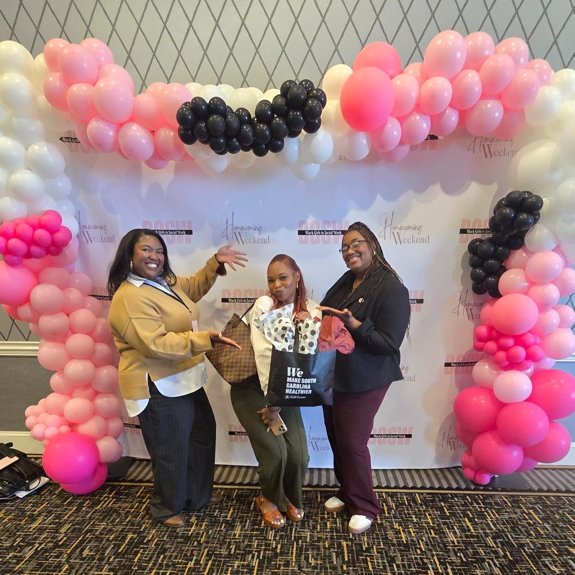 USC College of Social Work (@uofsccosw) on Twitter photo Another meetup with one of our graduates - #BSW Gamecock Daleisha Johnson, who won one of our #COSW door prizes. #AlumniConnections #socialwork Another meetup with one of our graduates - #BSW Gamecock Daleisha Johnson, who won one of our #COSW door prizes. #AlumniConnections #socialwork