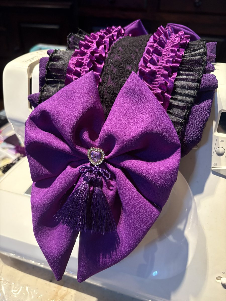 リボンもうちょいド派手にすりゃ良かったかな…

衣装はよ作れや我ぇ!!!!!!()