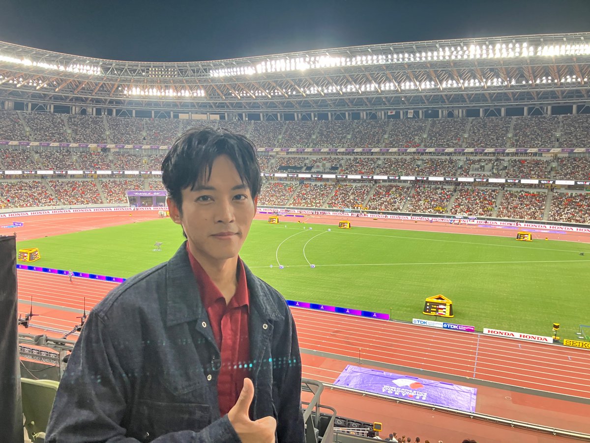 hyakuemu_anime's tweet image. 世界陸上 男子100ｍ決勝
1位はジャマイカの新星O.セビル選手✨
おめでとうございます🏆
 
トガシの声優を務めた #松坂桃李 さんも競技場から応援！
 
劇場アニメ『ひゃくえむ。』は
いよいよ今週9月19日（金）公開‼️
すべてを懸けた真剣勝負の行方を
映画館でもお楽しみください🏃…