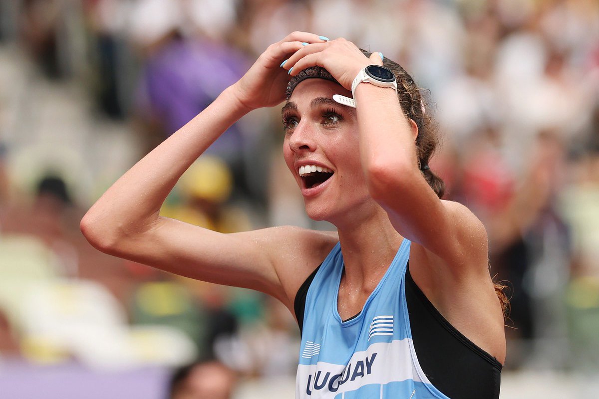 ¡UNA DE LAS MAYORES SORPRESAS DE TODOS LOS TIEMPOS!

En la 2da maratón que corría en su vida, la uruguaya Julia Paternain llega 3ra en Tokio y consigue así la primera medalla para Uruguay en toda la historia de los Mundiales de Atletismo.
Hasta ayer, era una absoluta desconocida;