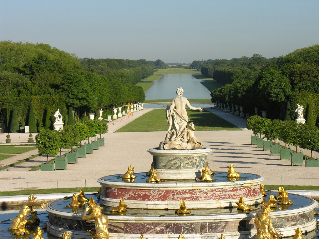 le 15 septembre 1700 décés à Paris d'André Le Nôtre jardinier du roi. Il conçoit l'aménagement du parc et des jardins du château de Versailles, de Vaux-le-Vicomte. Inhumé dans l'église Saint-Roch, tombeau détruit sous la révolution le buste de Coysevox est le seul vestige
