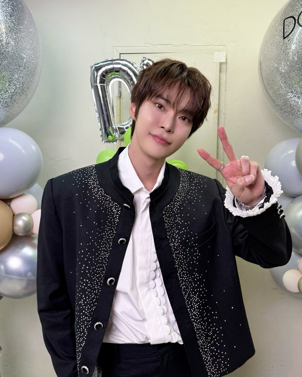 태국시즈니들 오늘 정말 고마워요. 
덕분에 오늘 공연도 무사히 했어요. 
정말 고맙고 더 좋은 노래 더 좋은 무대로 다시 올게요.  

NCTzen ชาวไทยทุกคนครับ วันนี้ขอบคุณมาก ๆ ครับ การแสดงวันนี้จบลงได้ด้วยดีเพราะทุกคนเลยครับ ขอบคุณมากจริง ๆ ครับ