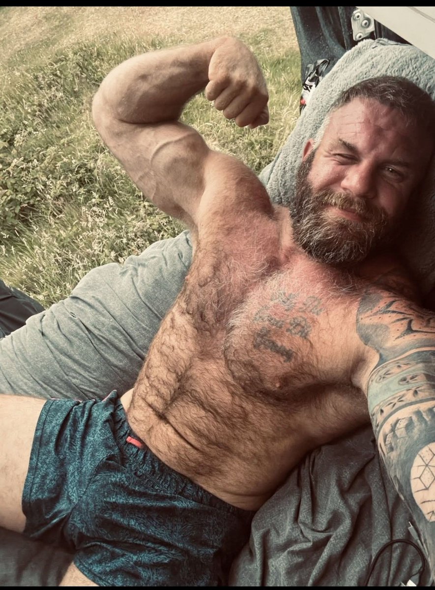 Hairylover tweet media