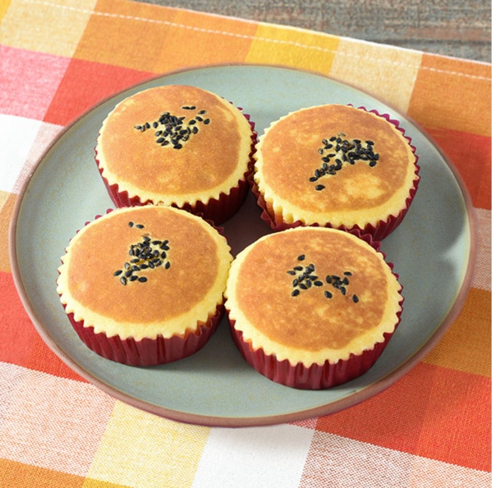 9月16日より全国のファミリーマートから、紅はるかの焼きいもペーストを使用した、しっとり食感の『スイートポテト蒸しケーキ4個入』が新発売されます✨

 #ファミリーマート