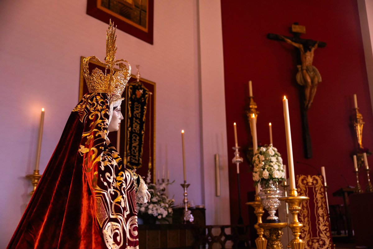 DoloresPtoTorre's tweet photo. Hoy, 14 de Septiembre, celebramos la festividad de la Exaltación de la Cruz.

El Santísimo Cristo de Hermandad y Caridad centra nuestras miradas y nos invita a coger nuestra cruz y caminar.

Nuestra Señora de los Dolores está en devoto besamano durante el día de hoy y mañana. https://t.co/v5gc4IgERy