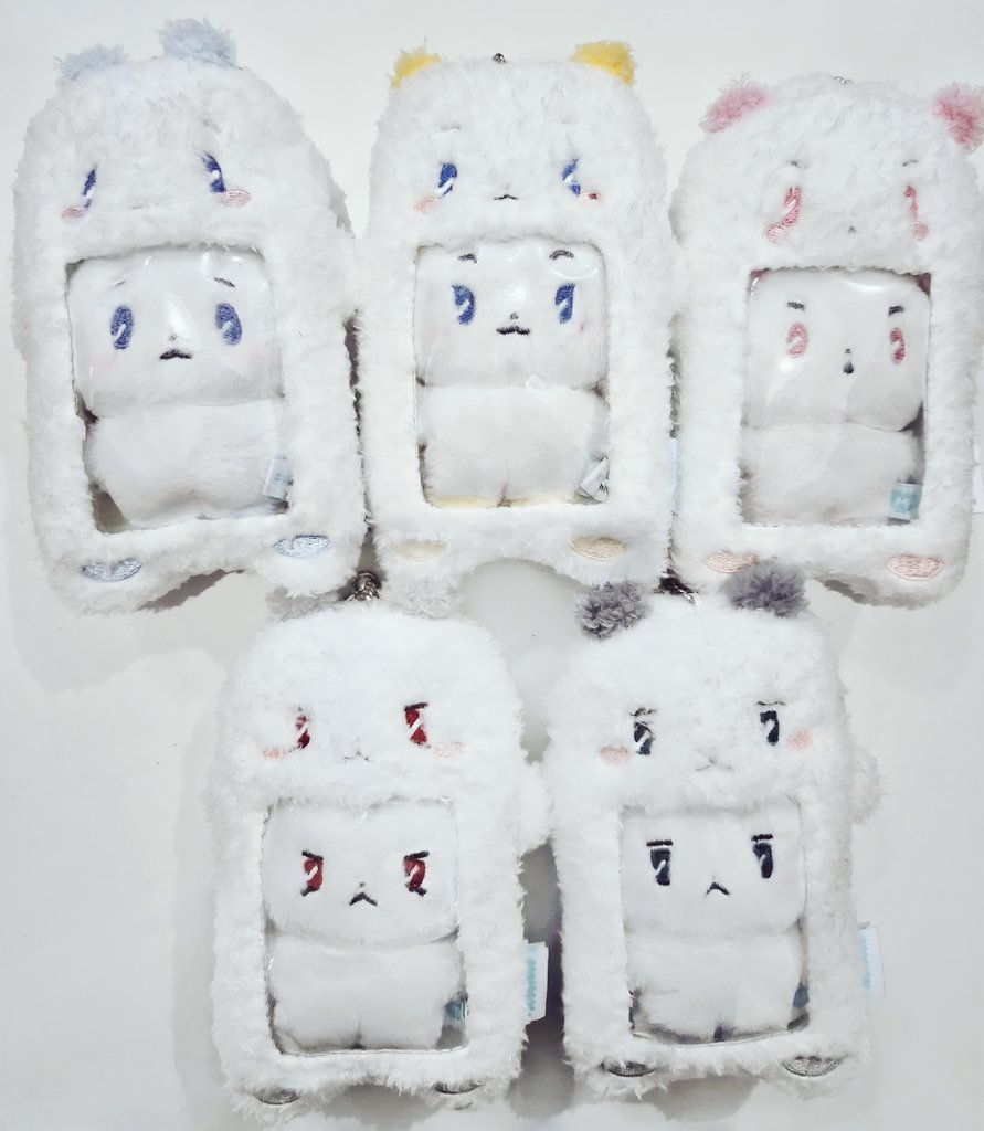 rebusancimol's tweet photo. just found out that mmmm keyrings can also fit inside photocard holders omg this is so cute! 🤧 basically you can even use them as little plush pouches too! https://t.co/DXQOdTIoyi