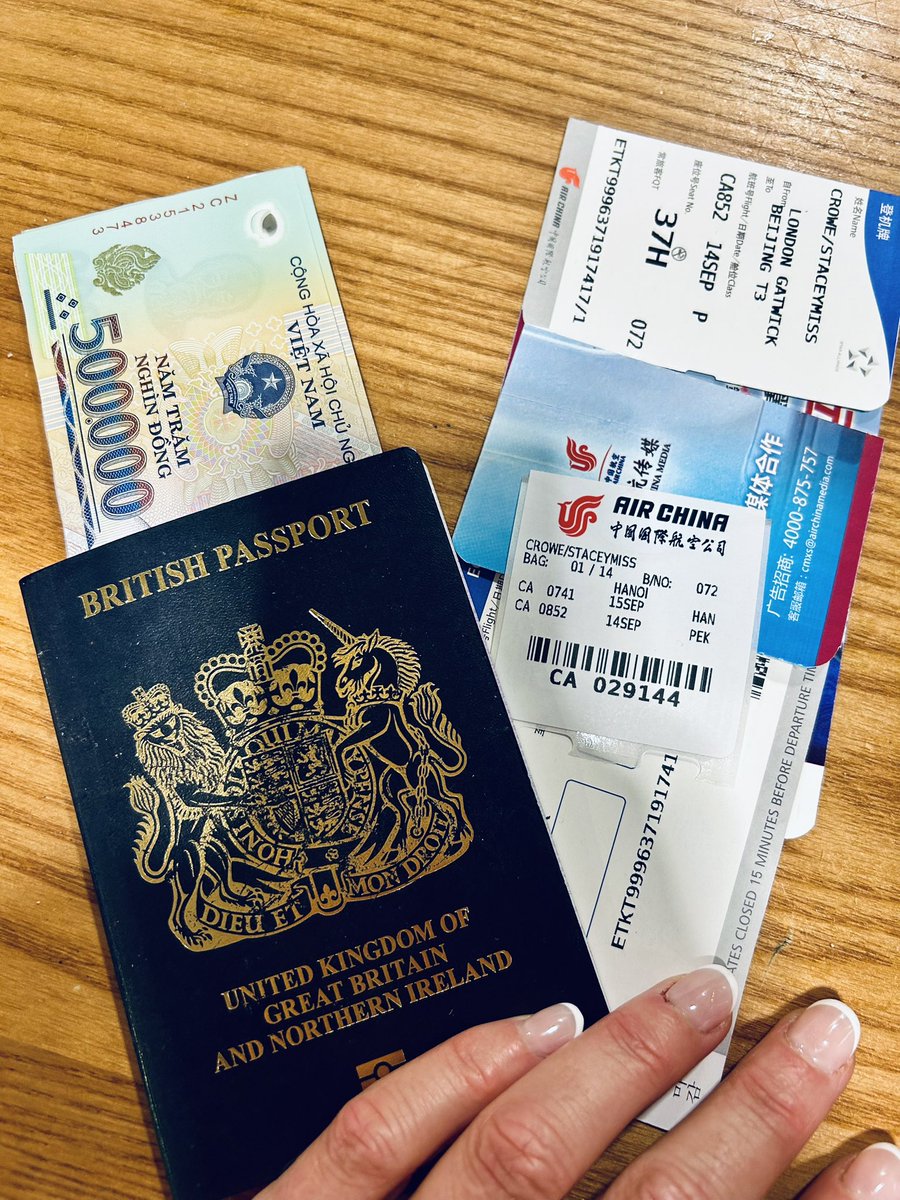 OUT OF OFFICE ✈️ 🌍 🎒 🇻🇳 
This lass is taking some time out to celebrate her 40th 
See you in a few weeks xxxx
#worldtravel