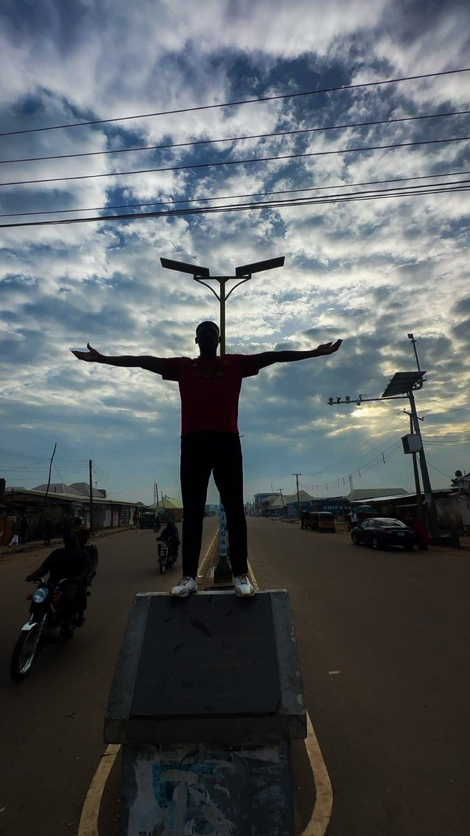 Abdulsalam_AQ's tweet photo. 2 years after. 
Still a highflyer.🤸🏽‍♂️ https://t.co/LVhKIee6Zo