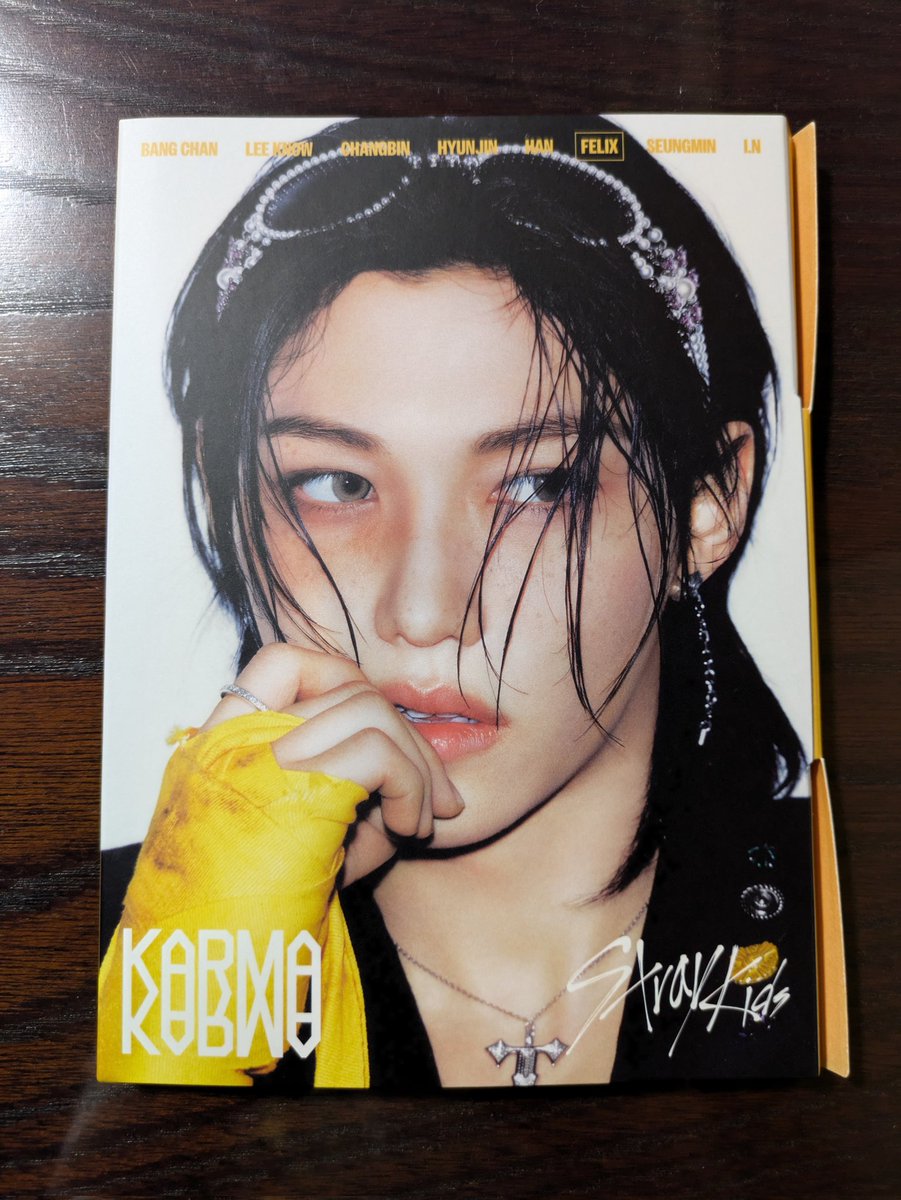 tkstm_070610's tweet photo. 【交換】スキズ StrayKids KARMA HMV フライヤー アコーディオン 本体

譲：
フライヤー→リノ、スンミン、アイエン
アコーディオン→フィリックス🐥
求：
フライヤー→ヒョンジン🥟＞バンチャン🐺
アコーディオン→リノ🐰

郵送交換希望。纏めての方優先します。よろしくお願いいたします。 https://t.co/LwFugKMpkf
