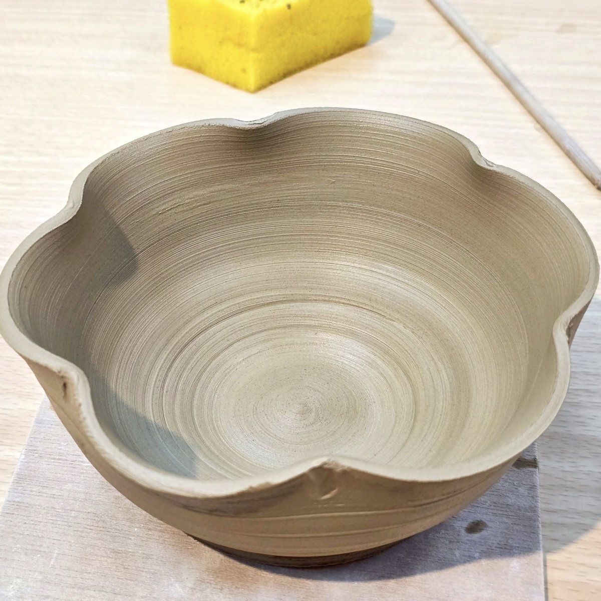 鶯歌/三峽老街
我捏了一個勞贖碗🐭✌️！勞贖配濃湯蔬菜
不過時間關係只挑了素色的土，沒辦法一個一個上色好可惜嗚嗚
希望烤出來很可愛