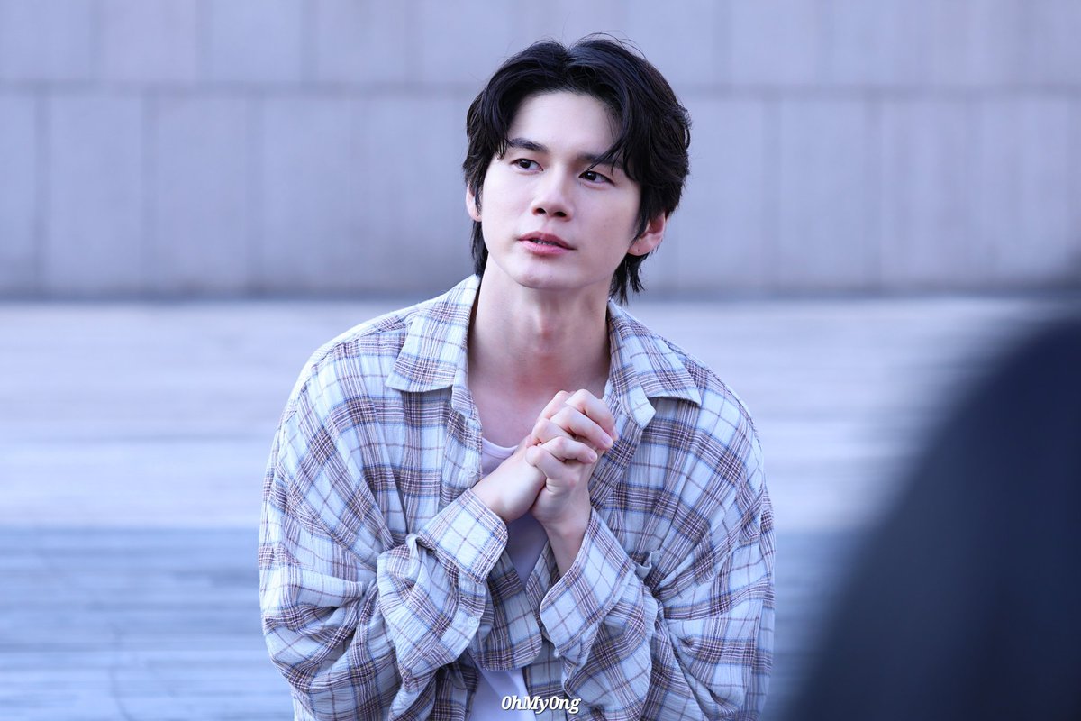0hMy0ng's tweet photo. 250914 셰인럽 퇴근길 

Thankyou for giving us wil-ong♥︎

#옹성우 #OngSeongwu https://t.co/qfDSty2t9S
