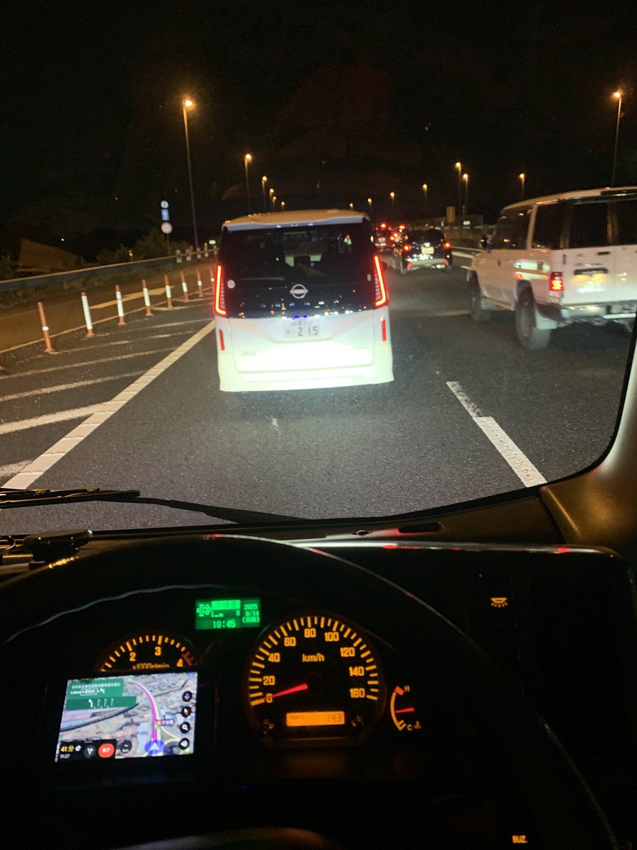 本日ラスト１本ですが、クソ長い渋滞😑
高級スポーツカー持って行田😑
こちとら珍しく予定あるっつーのに😑😑😑