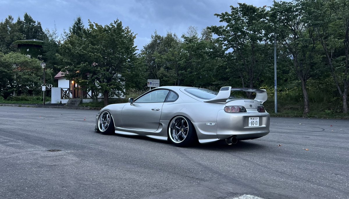 New Wheel ！！
vskf♯ 10j通し
憧れだったvskfやっと履けました！！
当時ものは高くて買えなかったので復刻してくれたworkさんに感謝です🥰

ついでにタイヤサイズやキャンバーなどなど細かいところ変えました〜
それと写真撮りに行く時にバンパー壊したので萎えてます。