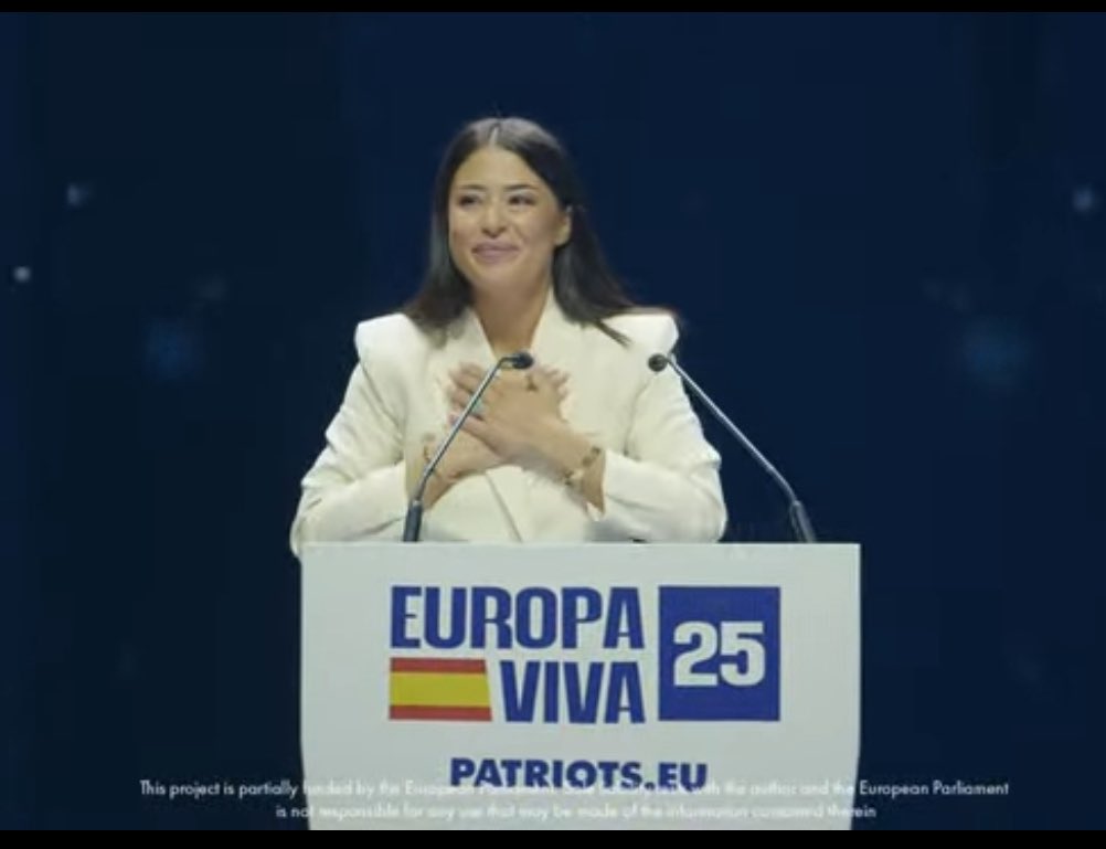 Ypoultsidis1's tweet image. Σε μια ομιλία, που κατά χειροκροτήθηκε, η #Λατινοπουλου εδωσε το στίγμα.

Islam out of the Christian Europe NOW 🔥