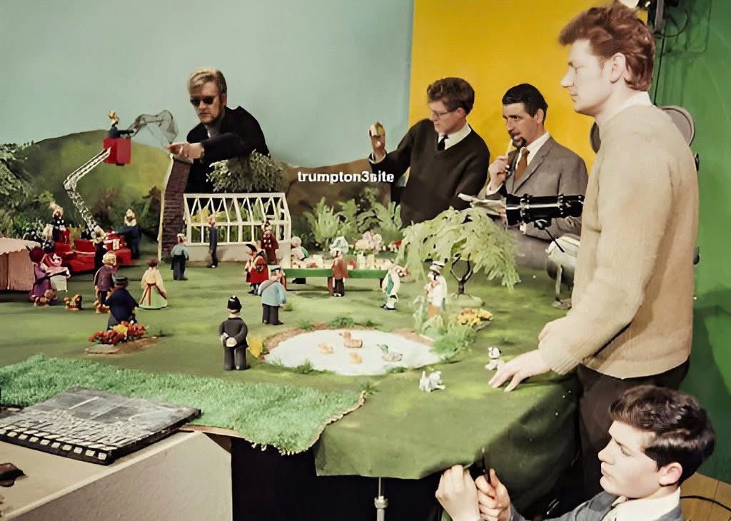 Spacexecadet's tweet image. @Biffo183 
Update on the fire at Trumpton.  One appliance is at the scene, White Shift Leader Dibble reports the blaze is under control