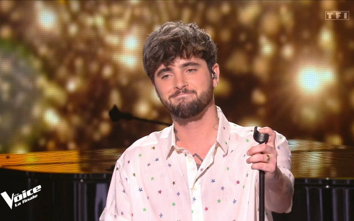 youngpeople_off's tweet photo. Dans la nouvelle production du #RoiSoleil signée Dove Attia, Emmanuel Moire reprend son rôle emblématique aux côtés de Louis Delort révélé dans #TheVoice, qui incarne « Philippe de France », frère fantasque de Louis XIV. 🤴🏻 https://t.co/eBFZE5WQFT