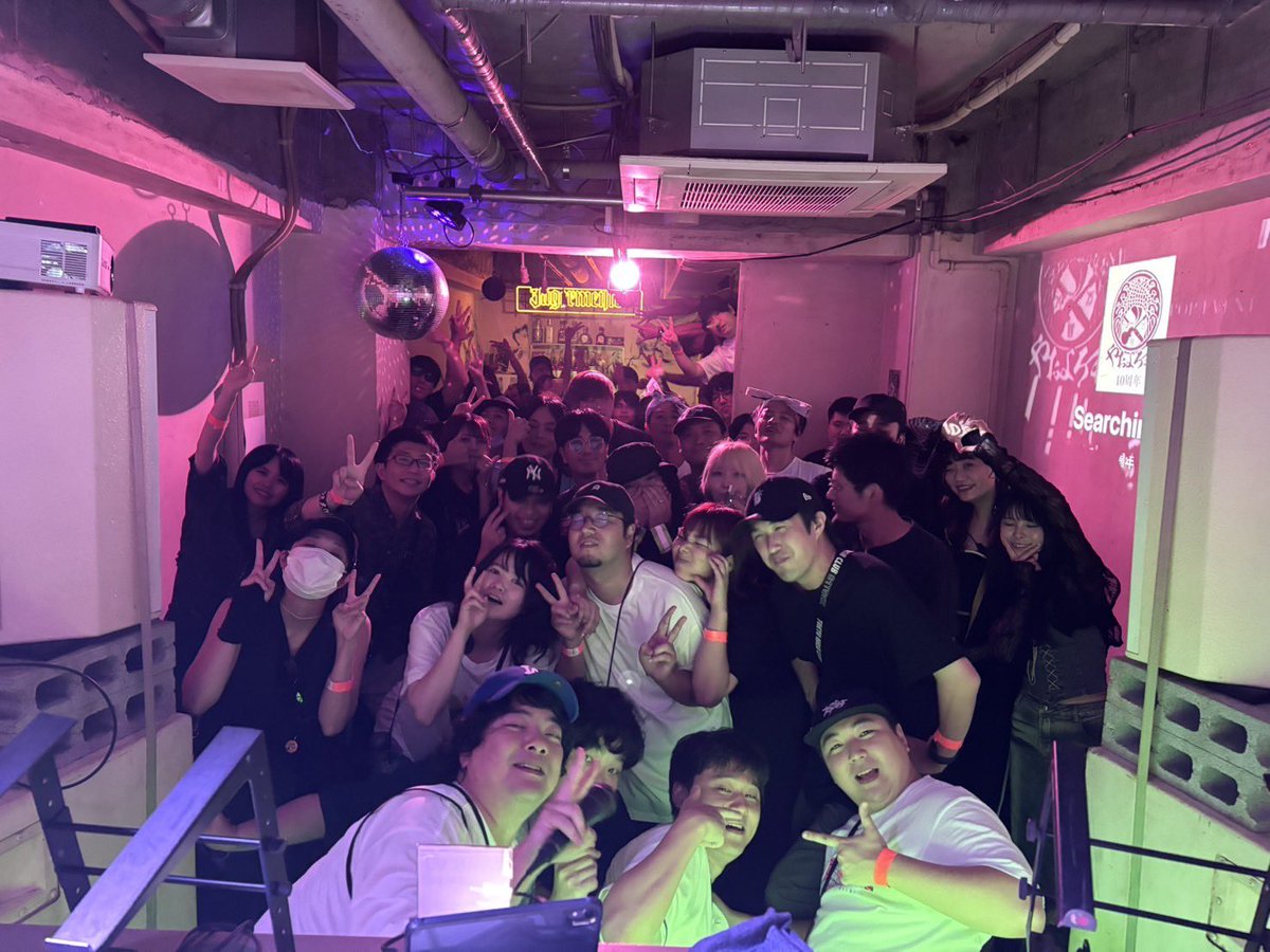 Amy610Amy's tweet photo. 遅くなりましたが
昨日はやおよろず10周年ありがとうございました。
オープンからクローズまで全出演者さま最高でした！
まだまだやおよろざー(？)として未熟なわたしですが
これからもどうぞよろしくお願い致します！！！！！
あ、KiWiiの素材ある人ください笑

#やおよろず
#やおよろず10周年 https://t.co/vG9Jd7tFt6