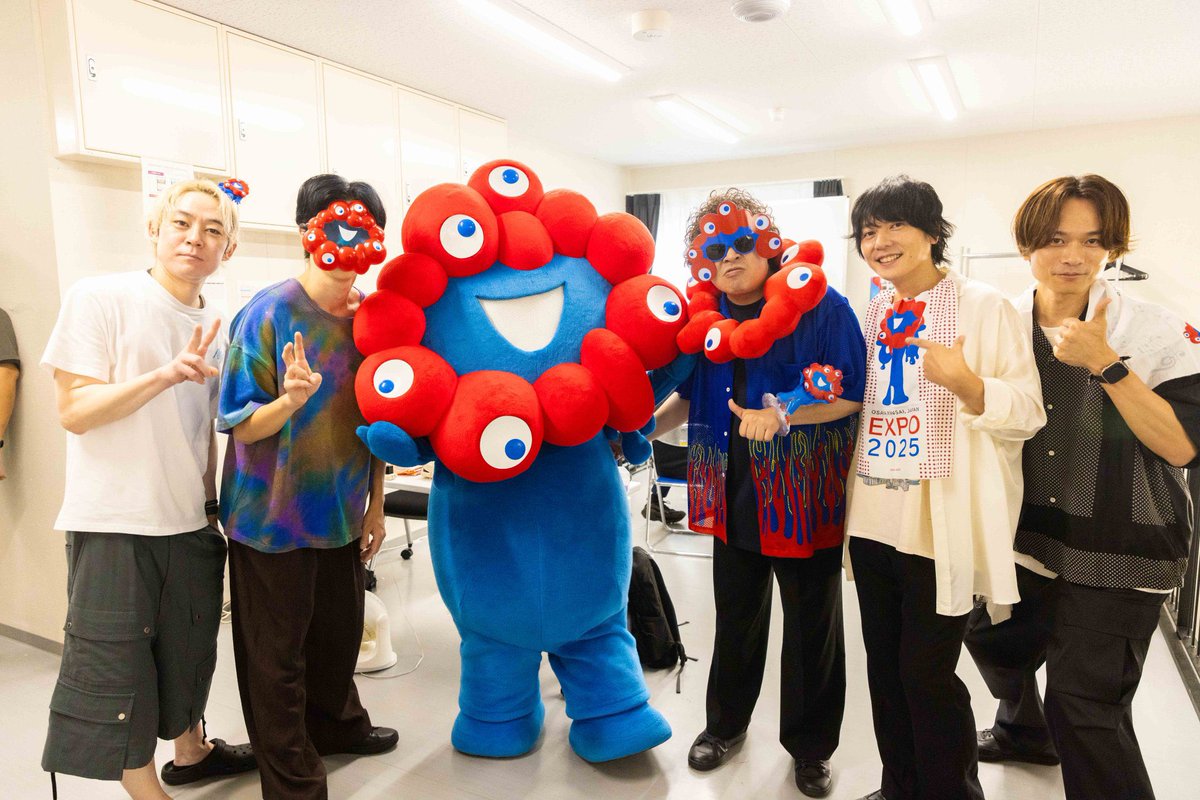 sugi_weaver's tweet image. 本日flumpoolサポート@万博🎹
人生で一度の万博ステージに立たせてくれたパイセンに感謝🫶
めちゃ良い景色でした！