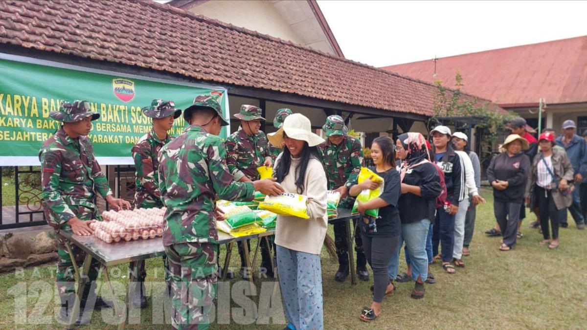 yonif125smb's tweet photo. Yonif 125/Simbisa melaksanakan kegiatan karya bakti bersama masyarakat Kel.Padang Mas Kecamatan Kabanjahe,  Kabupaten Karo, pada Jum’at 12 September 2025 lalu. https://t.co/snzU91jwJq