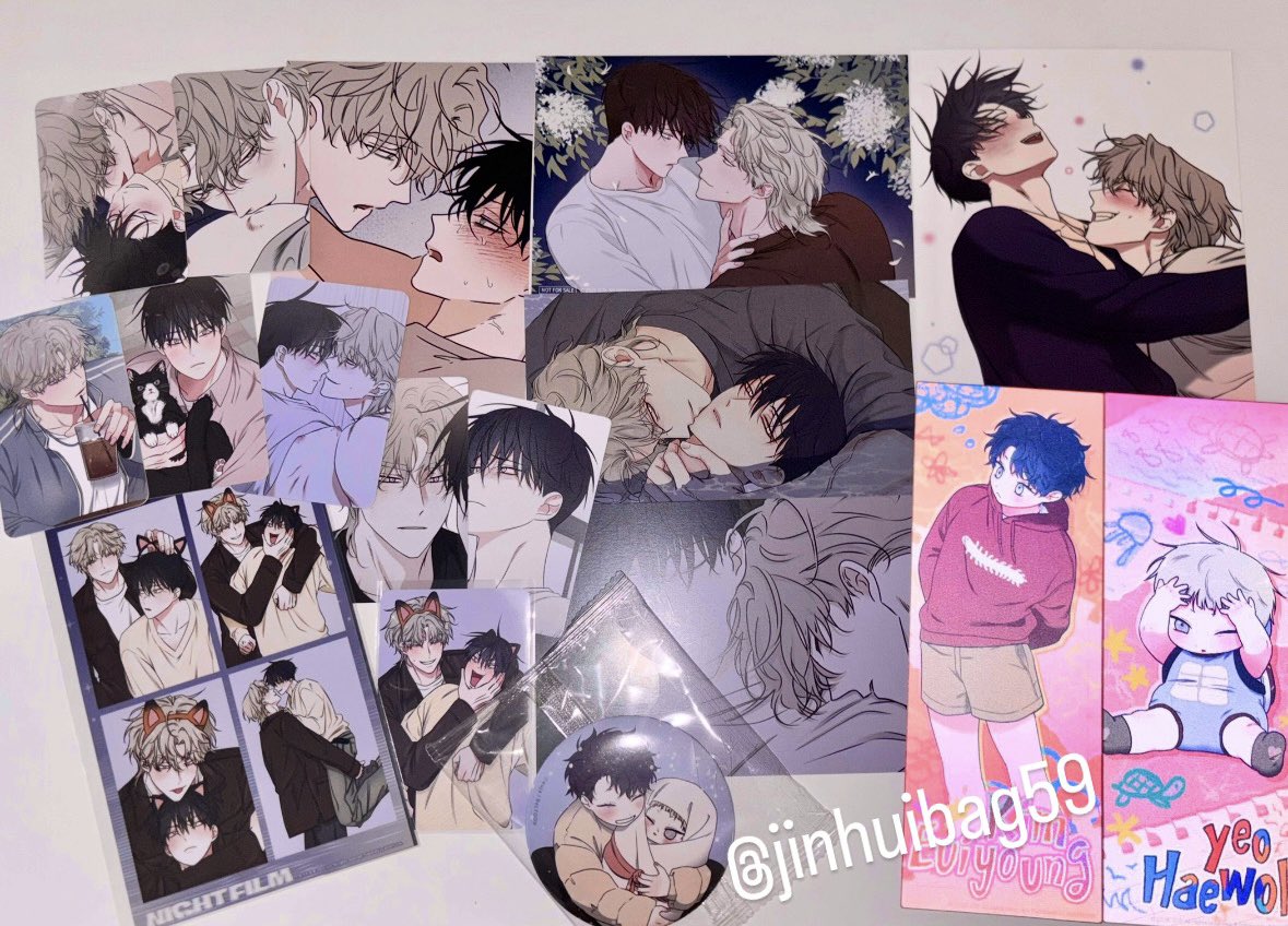 물가의 밤이ㅠ 도쿄까지 오다니🥹💕 작가님 도쿄 진출 너무너무 감사하고 축하드립니다!!🎉 굿즈들도 너무 이쁘고 진짜 의영이랑 해월이 너무너무 귀여워요😘 입장 특전도 너무 이쁘고…굿즈 많이 샀는 데 다 안 찍혀서 요정도만… 올려봅니닷😵‍💫 의영이 잘 컸던데ㅜ 차기작 존버…하겠습니다ㅎㅎ