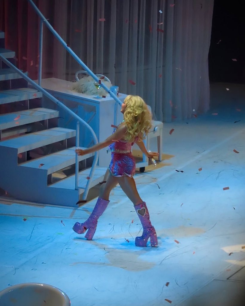 MY HOUSE IS ON PRETTY GIRL AVENUE!!!