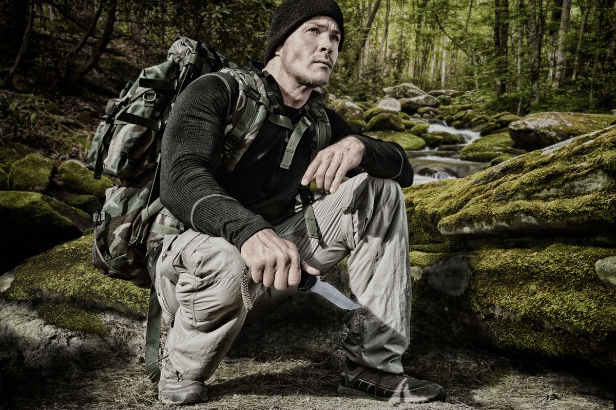 Emerson_knives's tweet image. Prepared for anything. When the wilderness tests you, Emerson Knives won’t fail you.

📸 by Kevin Falerios
#madeintheusa #emersonknives #commander