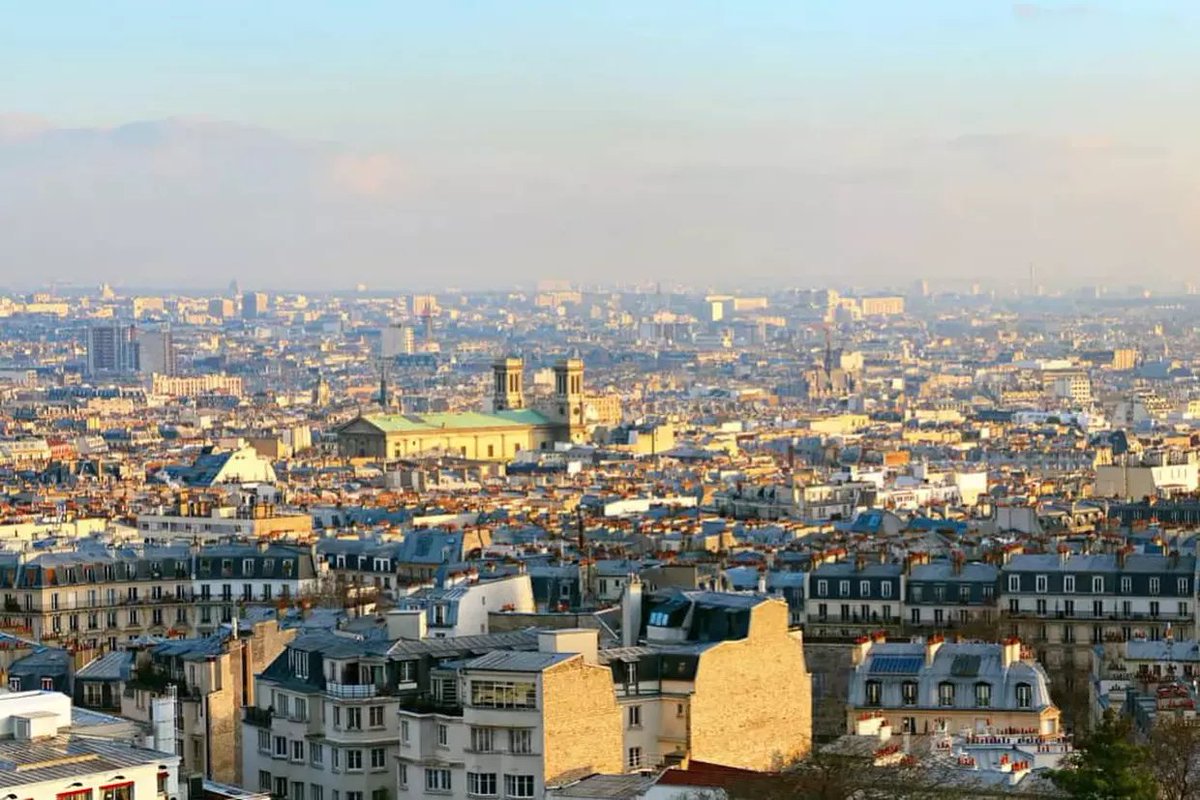 Comment un élu parisien a-t-il pu s'acheter un 99m² avec vue sur Paris pour plus d'1,3M€, en plus d'une résidence secondaire sur la Méditerranée, tout en ayant déclaré peu avant conserver un salaire de 2.700 € nets par mois compte-tenu de ce qu'il reversait à son parti ❓