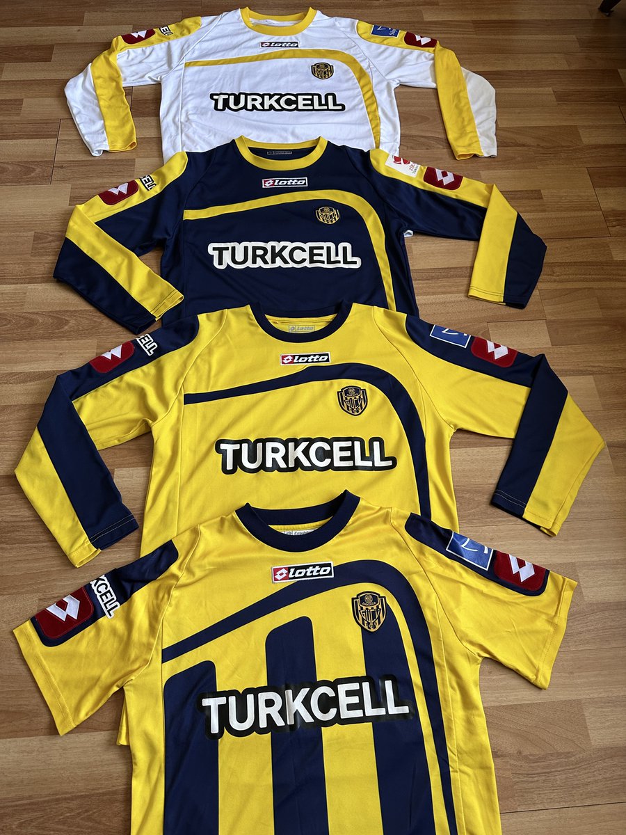 📖 Aynı çizgi, farklı hikâyeler…
💛💙 Ankaragücü | 2009-2010