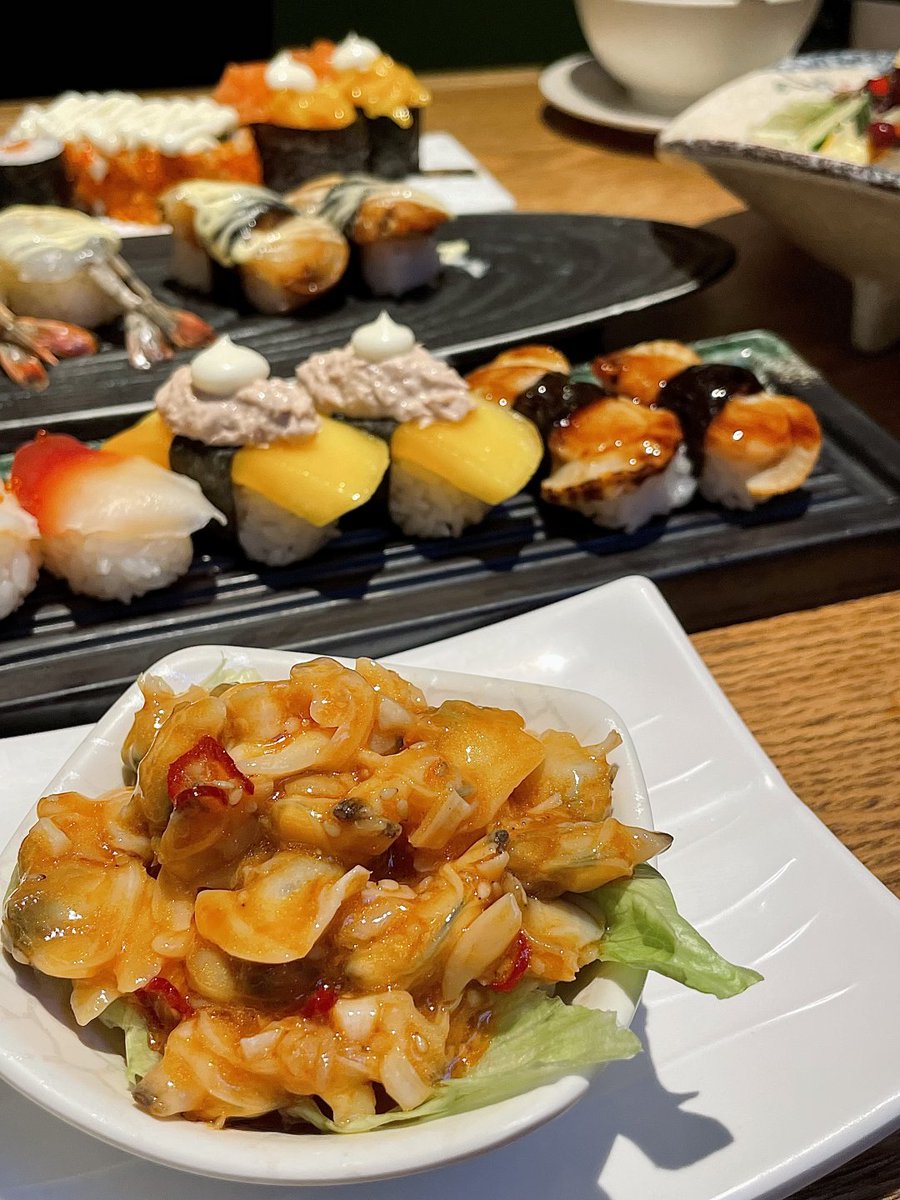 仕事が終わった後は、美味しいものを食べて自分にご褒美をあげなきゃですね！✨
