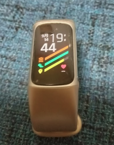AlphaCi78634's tweet photo. Fitbit Charge5 復活
サポートの方から連絡が来て指示通りの操作で復活しました、fitbitサポートさんありがとうございました https://t.co/X1juo4H77I