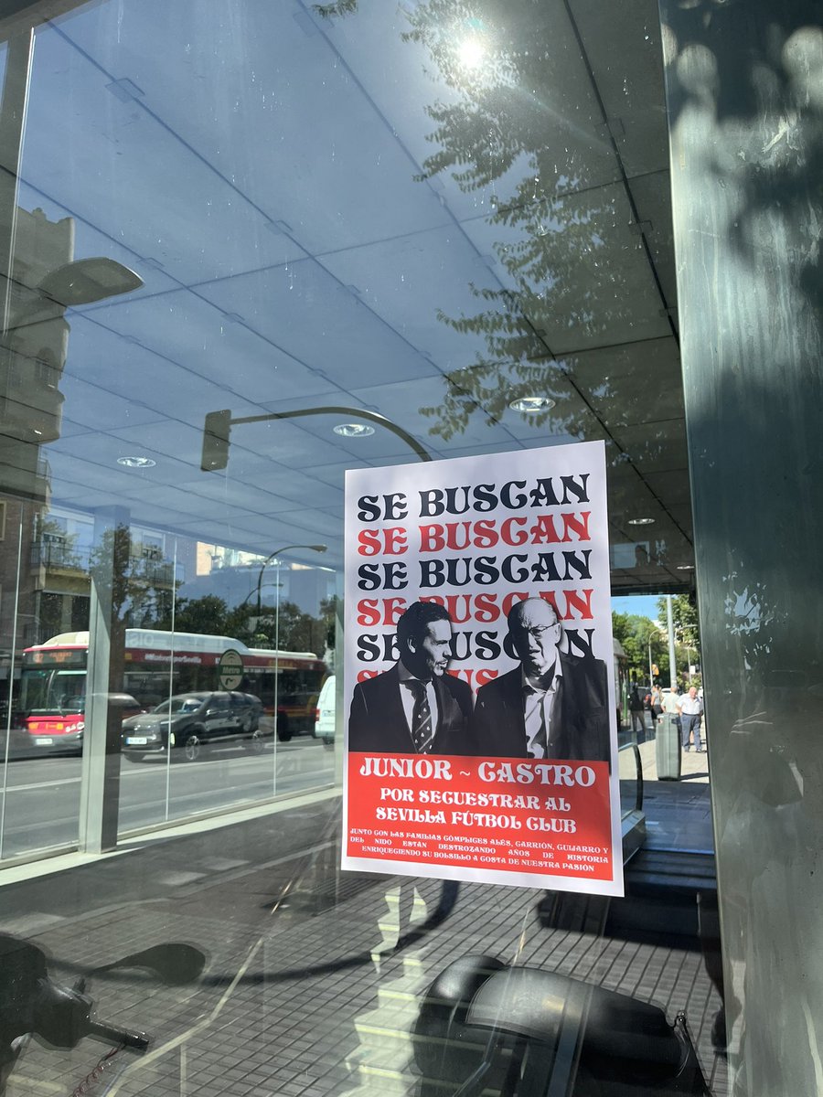 Cancelan actos públicos habituales, están escondidos y sus explicaciones son bochornosas llenas de mentiras.

Mientras, el club sigue desmoronándose y sus cuentas bancarias aumentando.

Inundemos nuestra ciudad con estos carteles.

¡Vendan y váyanse!

#FUERADELSEVILLA