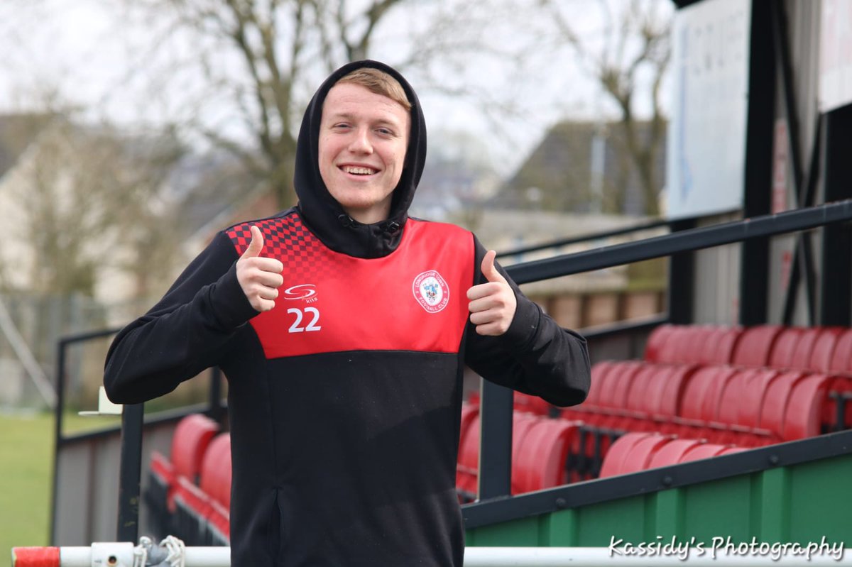 LongridgeTownFC's tweet photo. Everyone at Longridge Town wishes a very happy birthday to our Luke Smith! 🥳

Have a great day Luke 🎉

#UpTheRidge https://t.co/eB9ufBeIP5