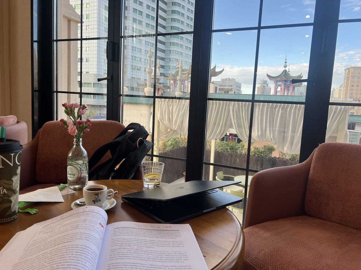 livinlavidaluke (@96stats) on Twitter photo Xinjiang has some great cafes, better and cheaper coffee than Starbucks, about $1.50 for a latte.
And of course some beautiful views of the city.. lots of mosques in the area i’m in with really cool local architecture Xinjiang has some great cafes, better and cheaper coffee than Starbucks, about $1.50 for a latte.
And of course some beautiful views of the city.. lots of mosques in the area i’m in with really cool local architecture