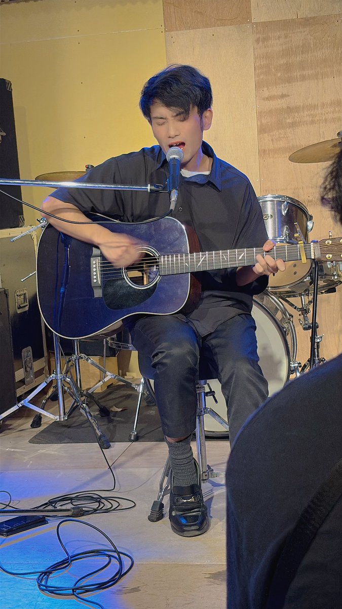 <a href="/KlAkogi/">tre(コナン)9/12心斎橋FootRock&BEERS9/13大名アクアリウム9/14呉玩具箱</a> 
treさん！！！
良い曲だぁ！！！