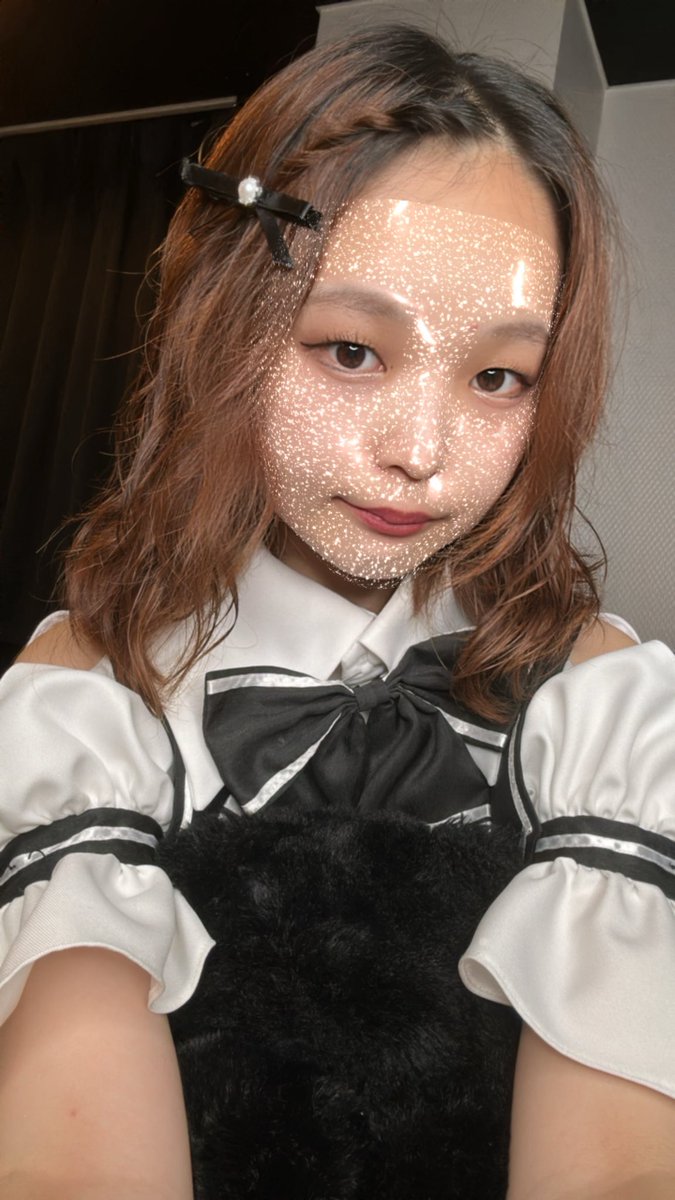 久々の制服でるんるん♪！
スカートふわふわでうれしい^_^