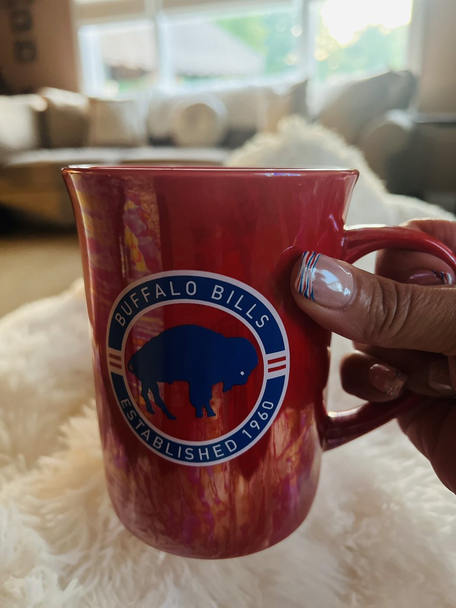 Wake up! We’ve got football to get ready for! GO BILLS ❤️💙
#BillsMafia #zubazfrench #itsalwayscoffeetime