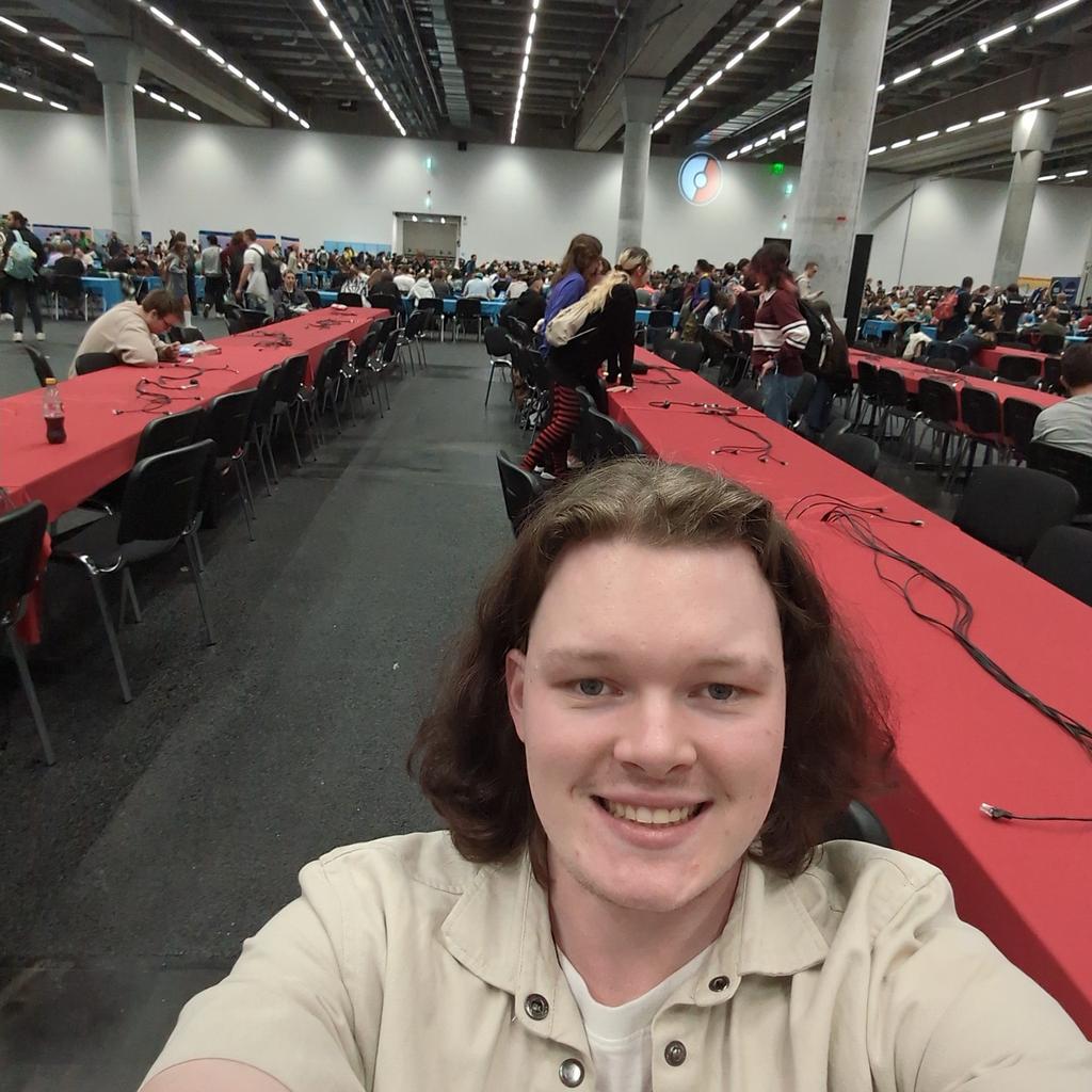 Luke 🔜(ish) Utrecht (@irlukevgc) on Twitter photo At Frankfurt regionals, where the hoes at? Oricorio want dance dance At Frankfurt regionals, where the hoes at? Oricorio want dance dance
