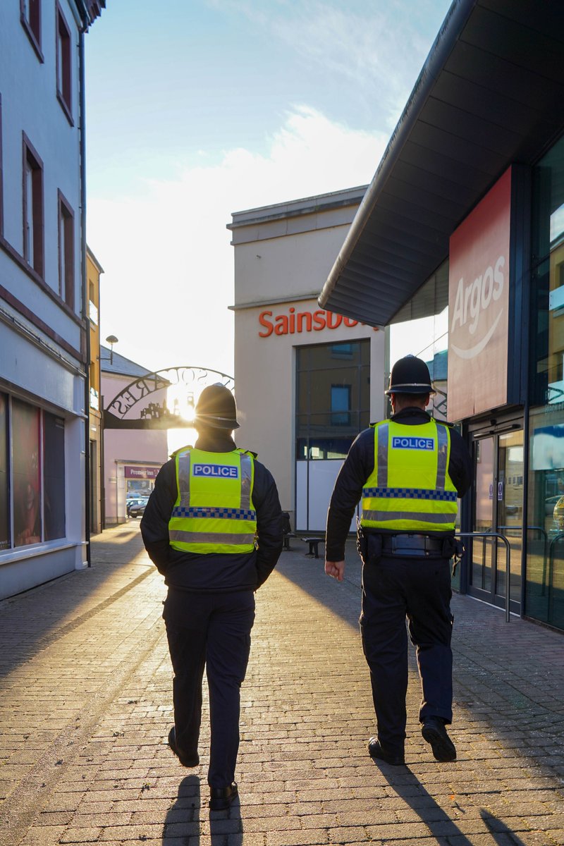 PC DIXON will be at Dalton Co-Op this afternoon from 2-3pm holding a police desk 🚓 

If you have any queries or issues you would like to raise, please come along.