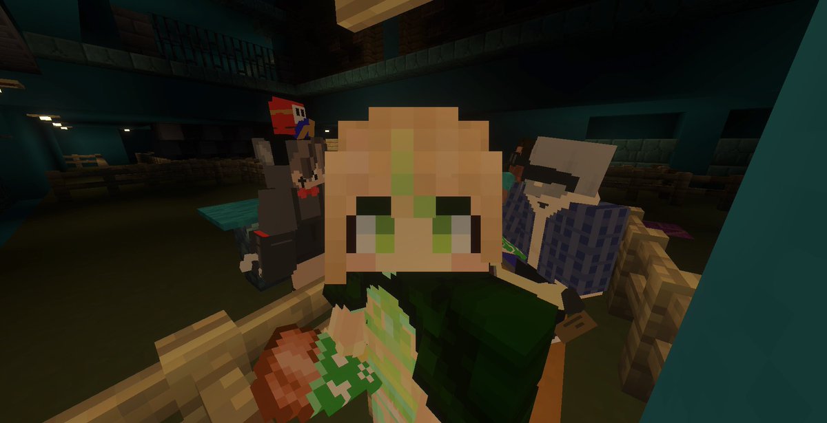 相方離席中にソロスパイダーマンしようと思ったらいっぱい人来てこれ🕷🕸
 #UCResort