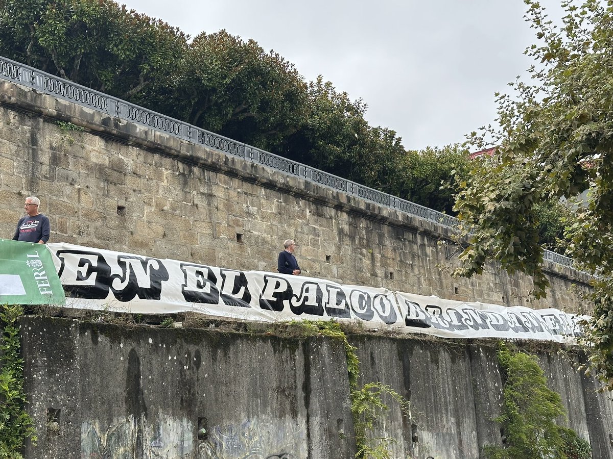 Diablos_Verdes's tweet image. En el palco brindan, en la grada soplamos.