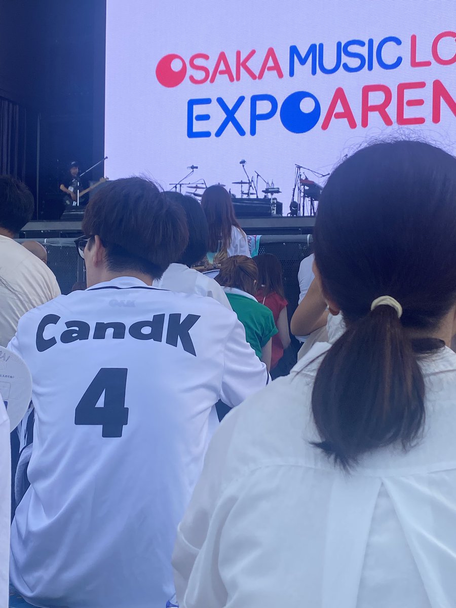 napnap3's tweet photo. C&amp;Kさん、幼馴染がめちゃくちゃ好きなので、どこがそんなにいいのか確かめに、万博へ。

いやー、すごかった！
めちゃくちゃ、めっちゃめちゃ歌うまいし、表現の幅が広すぎるし、一気に自分の舞台にするのもうまいし

長いことわからなかったけど、ライブがこんなすごいとは。楽し過ぎた！ https://t.co/VmxHXE5kCX